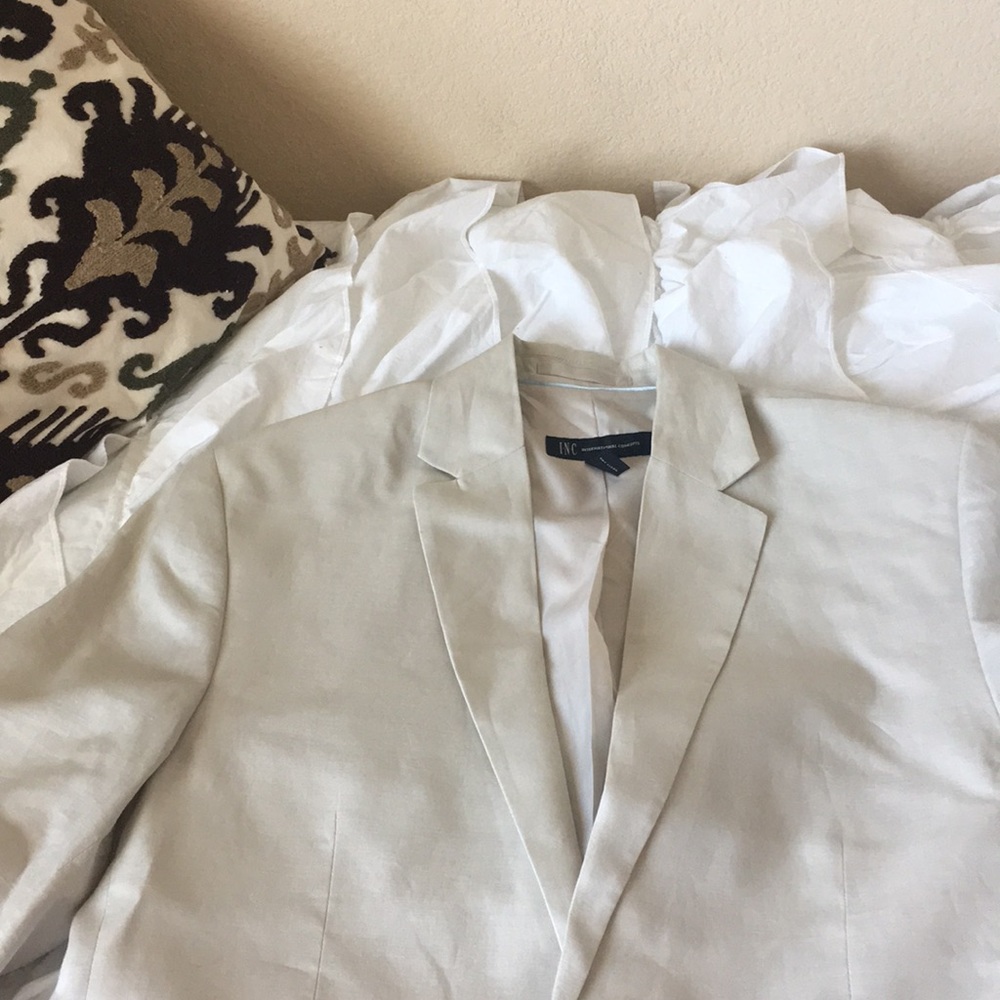 Mens Sport Blazer the 1st is Cream / 2nd is White